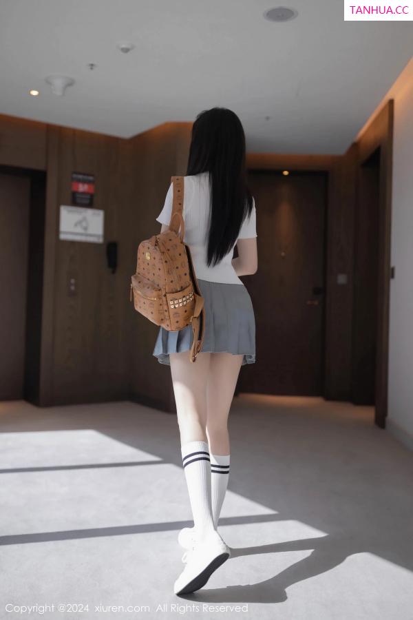 安然Maleah  [XiuRen]高清写真图 2024.06.04 No.8649 安然anran 美腿短裙第9张图片